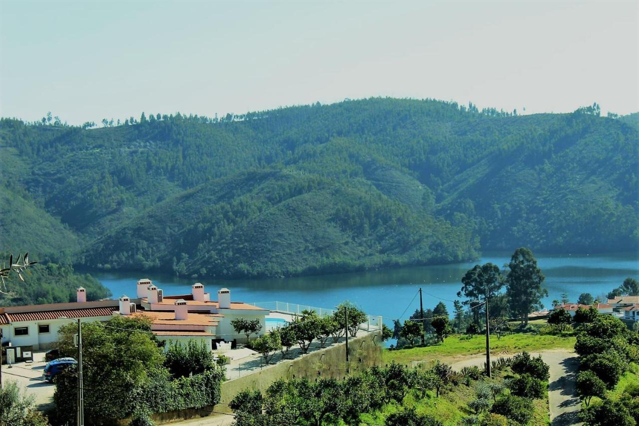 Lago Azul Villas Ferreira do Zezere Bagian luar foto