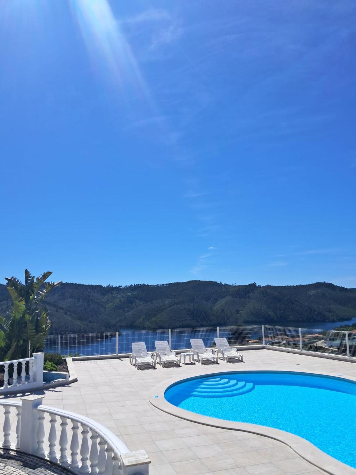 Lago Azul Villas Ferreira do Zezere Bagian luar foto