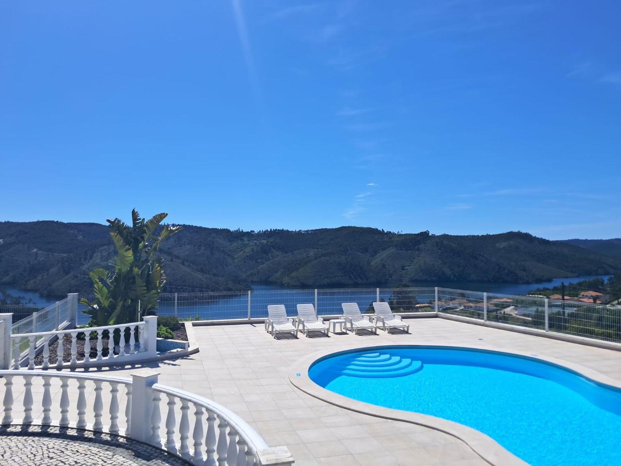 Lago Azul Villas Ferreira do Zezere Bagian luar foto